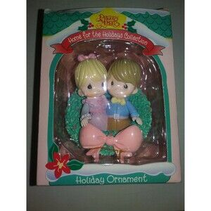 1995 Precious Moments Home For The Holidays Boy &Girl w/ Wreath Ornament